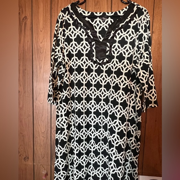 Pattern Dress - Picture 3 of 5